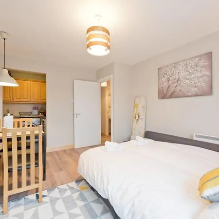 City Centre Apt 10 Min Walk To Temple Bar Sleeps 4 * Dublin