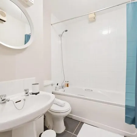 Apartment City Centre Apt 10 Min Walk To Temple Bar Sleeps 4 *
